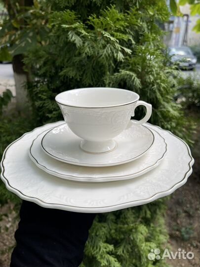 Столовый и чайный сервиз 39 предметов