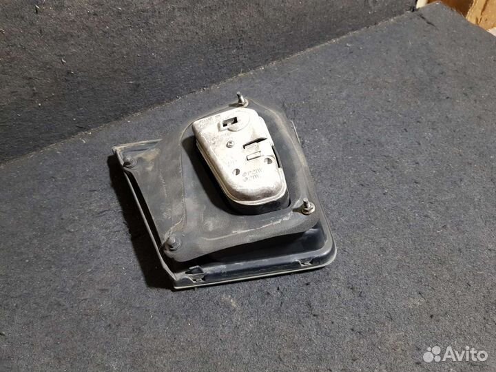 Фонарь задний mazda 626