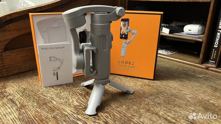 Стабилизатор для телефона трехосевой монопод