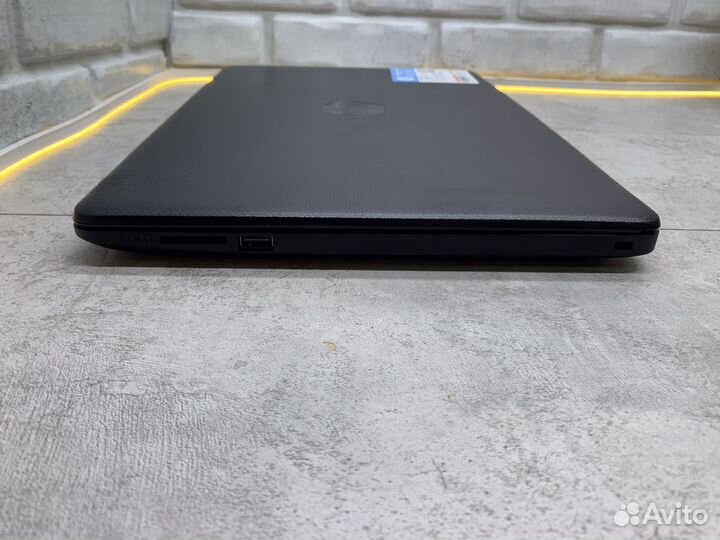 HP i3-10/8/SSD256/UHD