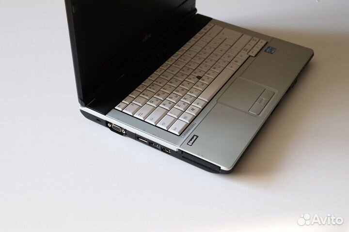 Ноутбук Fujitsu lifebook s751 i5