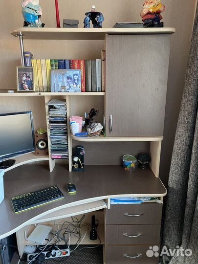 Компьютерный стол