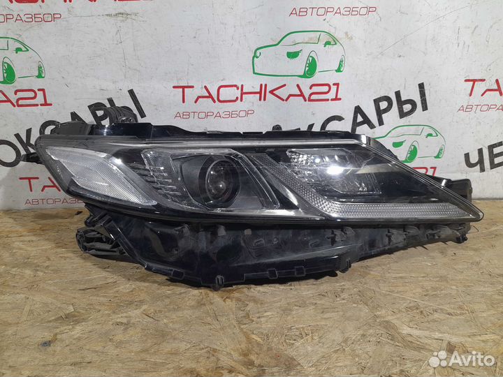 Фара правая Toyota Camry V70 (2017) 12 контактов