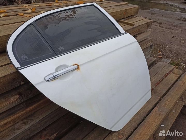 Задняя правая дверь lifan Solano 620