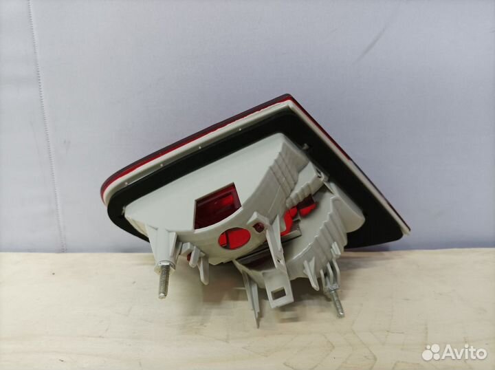 Фонарь правый внутренний Skoda Superb 2 2008-2015
