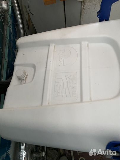 Изотермический контейнер (термобокс) Igloo