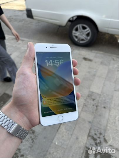 iPhone 8 Plus, 64 ГБ