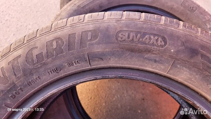 Goodyear EfficientGrip SUV 4x4 215/60 R17 96H