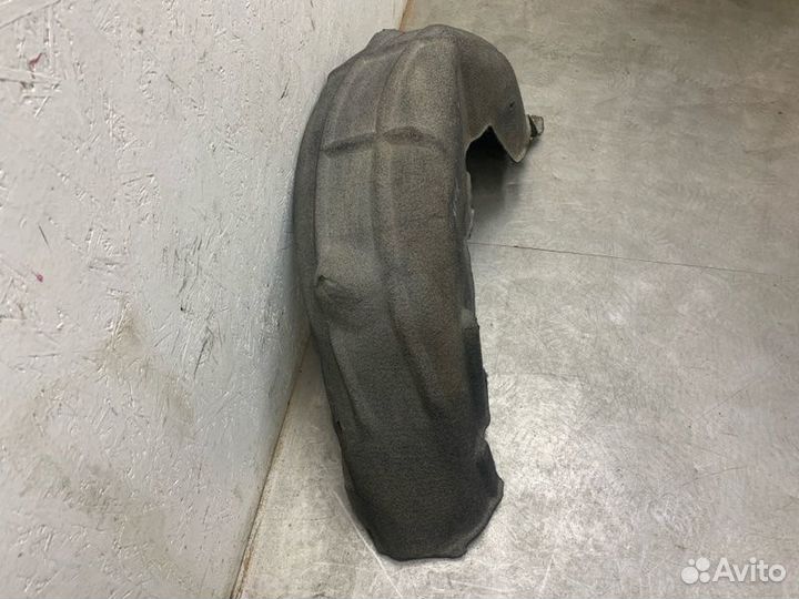 Подкрылок задний левый Toyota Avensis универсал