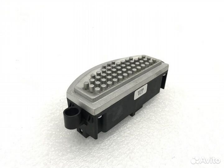 Резистор печки Skoda Octavia 1.6 cwva 2018