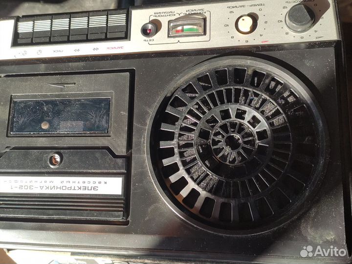 Кассетный магнитофон