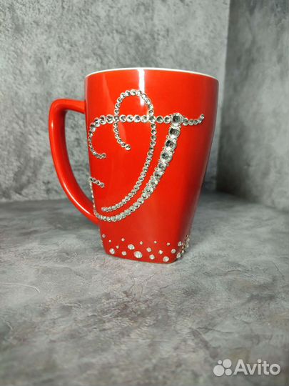 Кружка красная со стразами