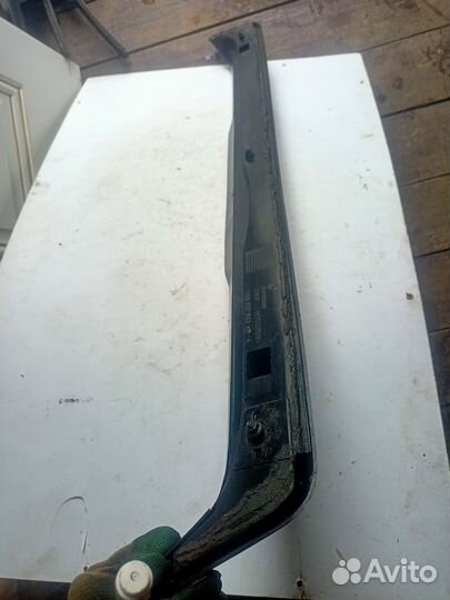 Спойлер крышки багажника golf 3