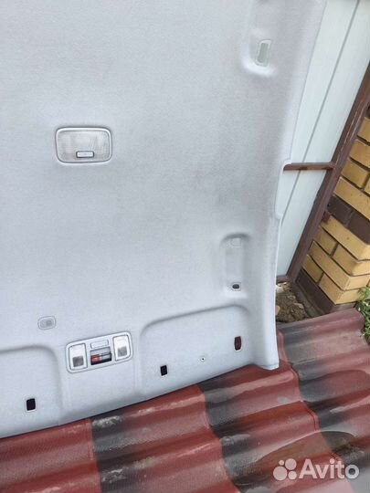 Обшивка потолка на Hyundai Solaris 2