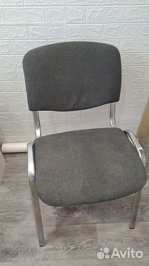 Компьютерное кресло и стул