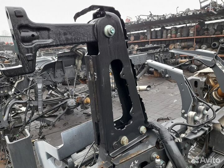 9603101460 Кронштейн кабины правый