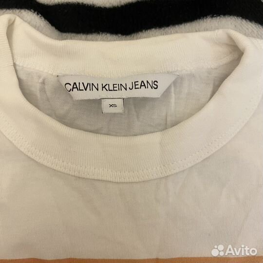 Футболка guess