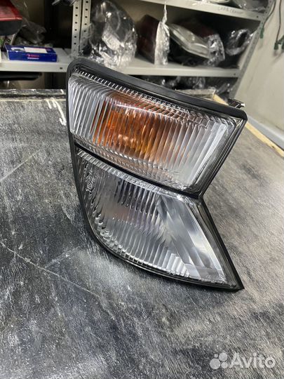 Поворотник Nissan Patrol Y61