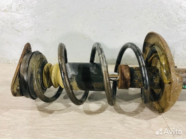 Стойка передняя правая LADA vesta 1.6 мт седан