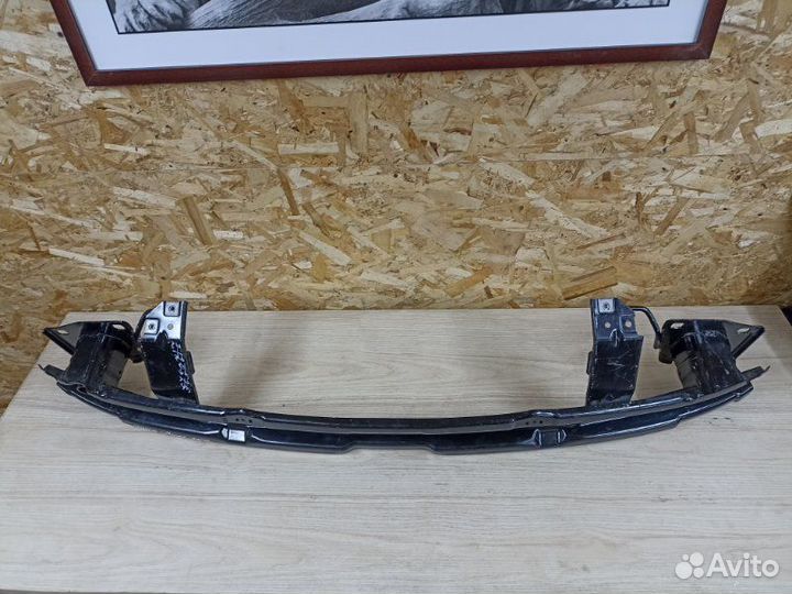 Усилитель бампера задний Land Rover Discovery