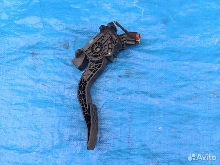 Педаль газа 6C2723503