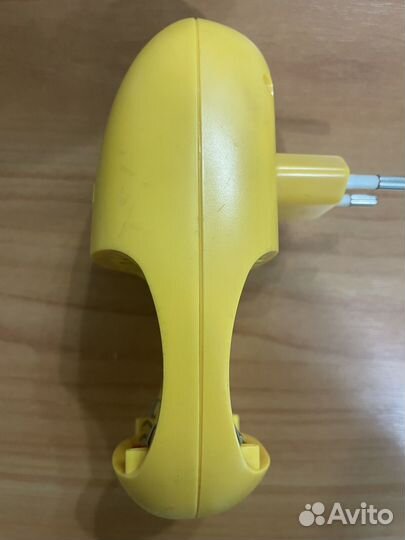 Зарядное устройстводля аккумуляторов аа и ааа