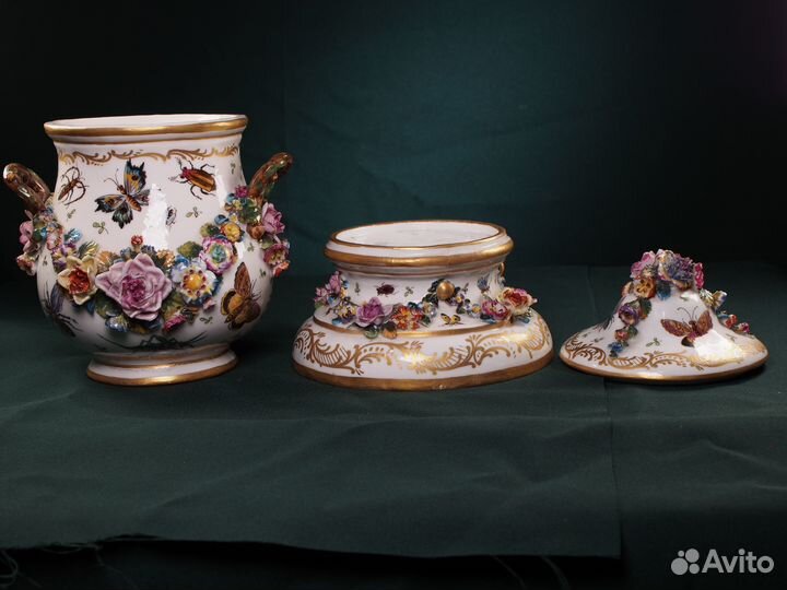 Фарфоровая ваза. XIX век. Франция