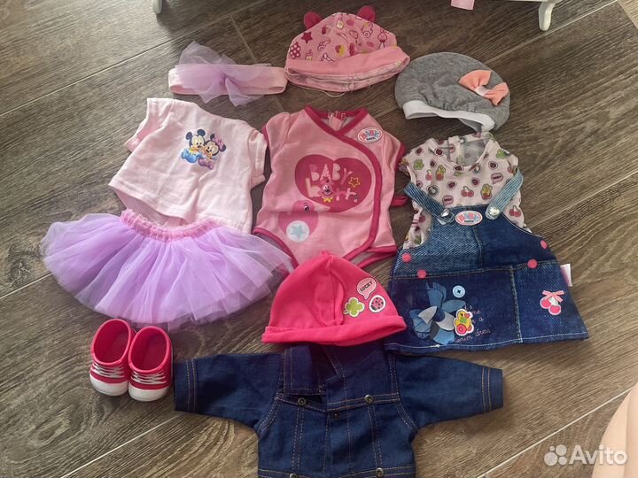 Кукла baby born в комплекте с пеленальным столиком