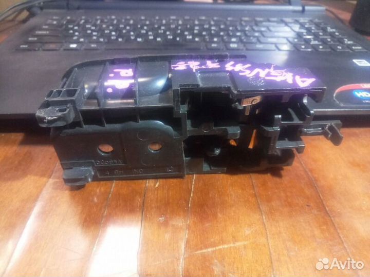 Ручка двери внутренняя правая Toyota Avensis T25