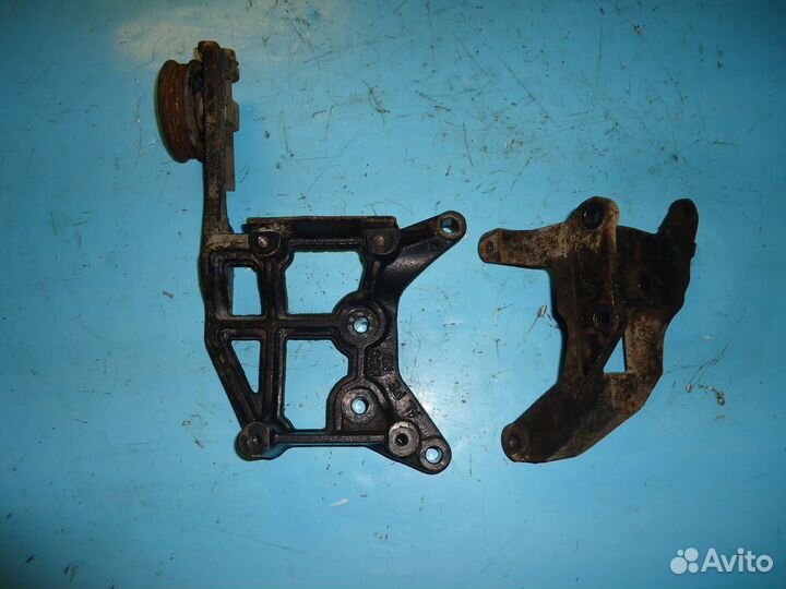 Крепление насоса гур Kia Sportage 1