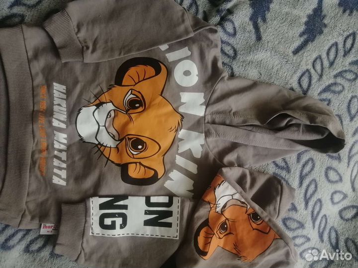 Костюм на мальчика 9 м