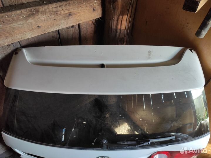 Задняя дверь toyota caldina 2001 год