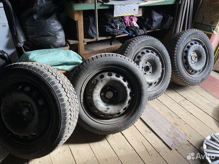 Комплект зимних колес r16