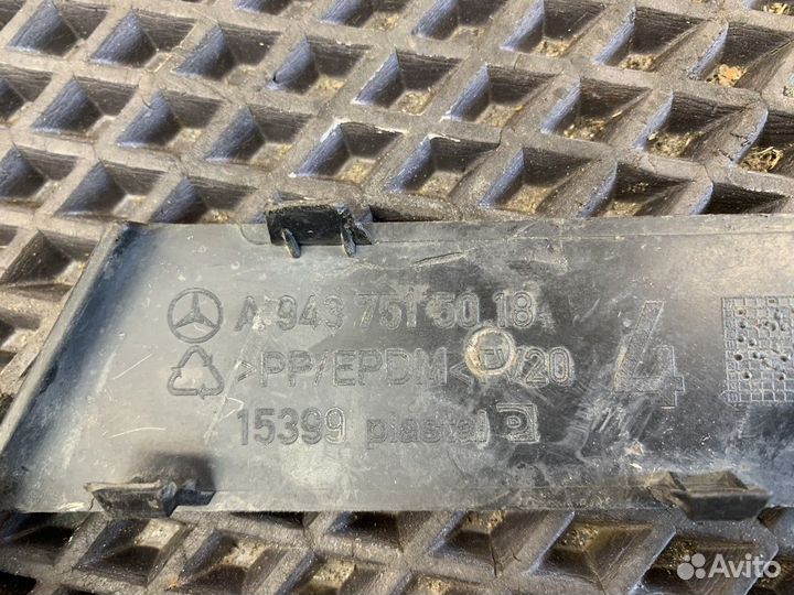 Накладка решётки радиатора Mercedes-Benz Actros