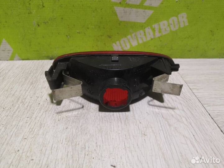Фонарь задний в бампер Пежо 206