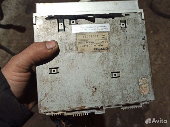 Штатная двухдиновая магнитола с праворукого авто