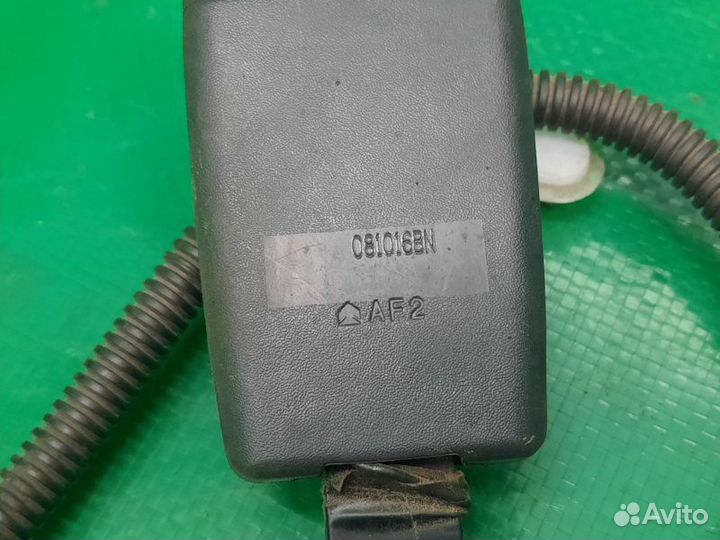 Ответная часть ремня безопасности передняя правая