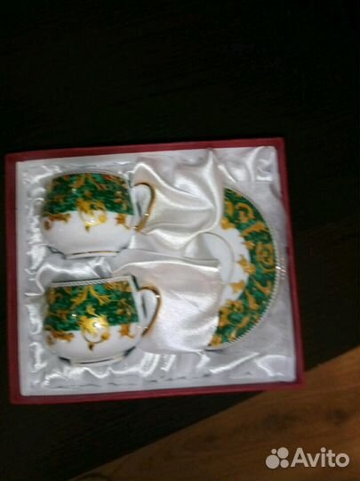 Чайная пара с блюдцами в подарочной упаковке