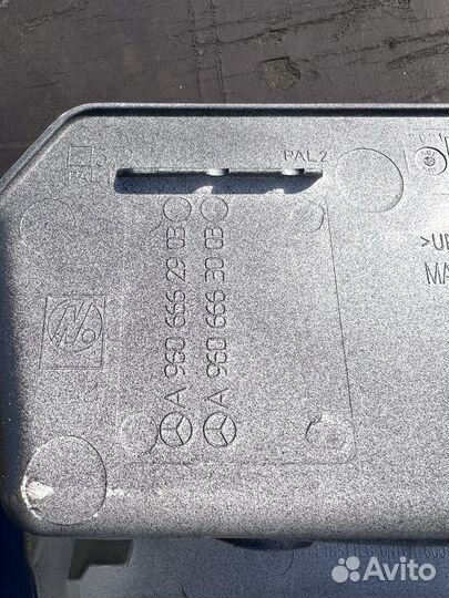 Корпус подножки Мерседес Арокс