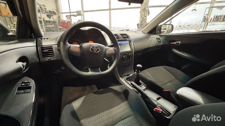 Toyota Corolla 1.6 МТ, 2011, 232 242 км