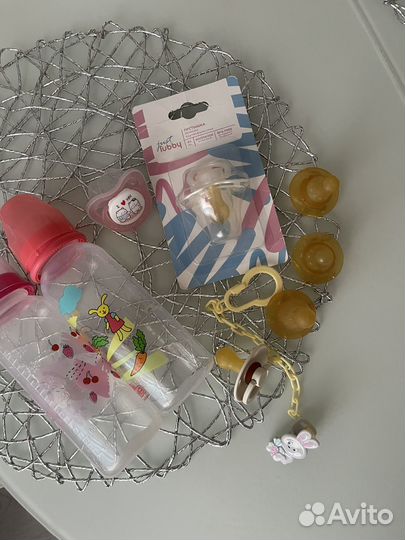 Бесплатно Бутылочки для кормления, пустышки, соски