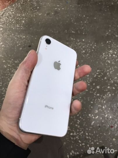 iPhone Xr, 64 ГБ