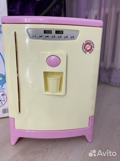 Детская кухня + холодильник + все атрибуты