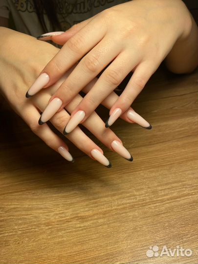 Нужна модель на маникюр