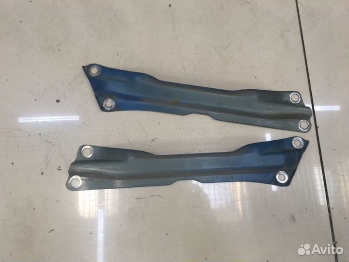 Распорка в крылья передняя Subaru Impreza Wrx Sti