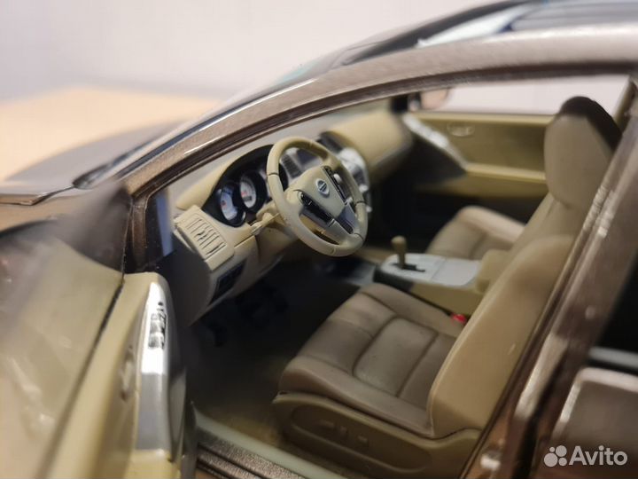 Модель Nissan Murano 1/18 Paudi