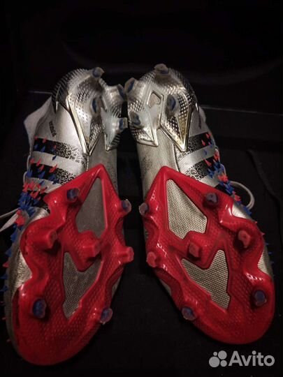 Футбольные бутсы adidas predator