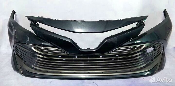 Передний бампер на Camry v70 - черный цвет