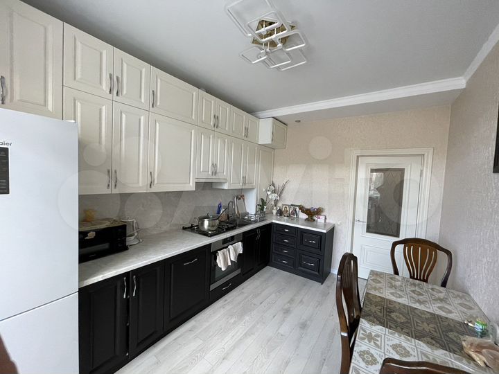 2-к. квартира, 64 м², 1/9 эт.