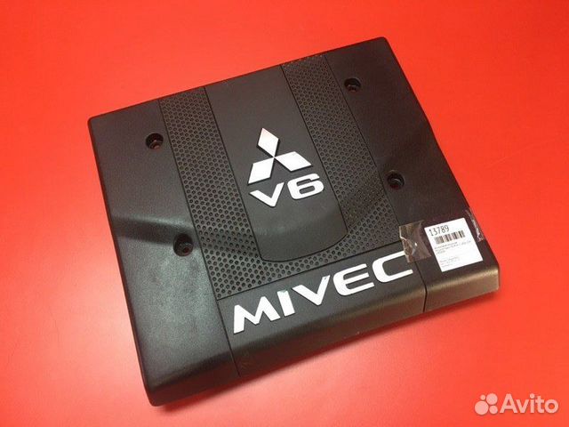 Декоративная крышка двс Mitsubishi Pajero V87W